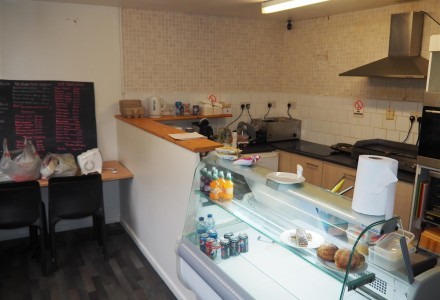 closed-sandwich-bar-in-bradford-587029